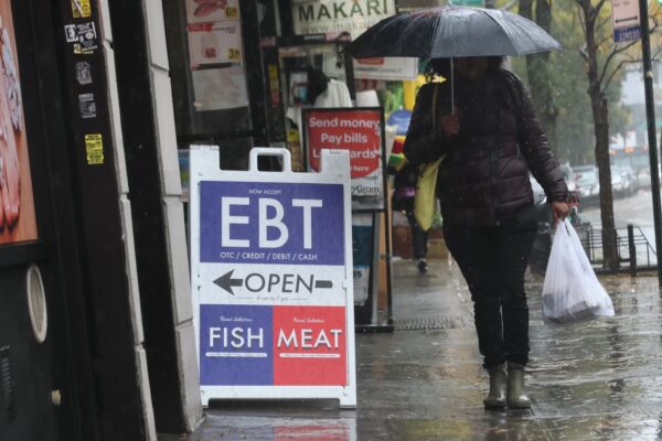 Trump admin seeks block on food stamps order