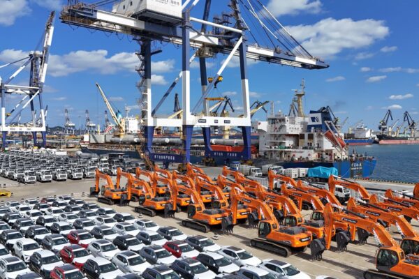 China’s factory activity unexpectedly contracts in November