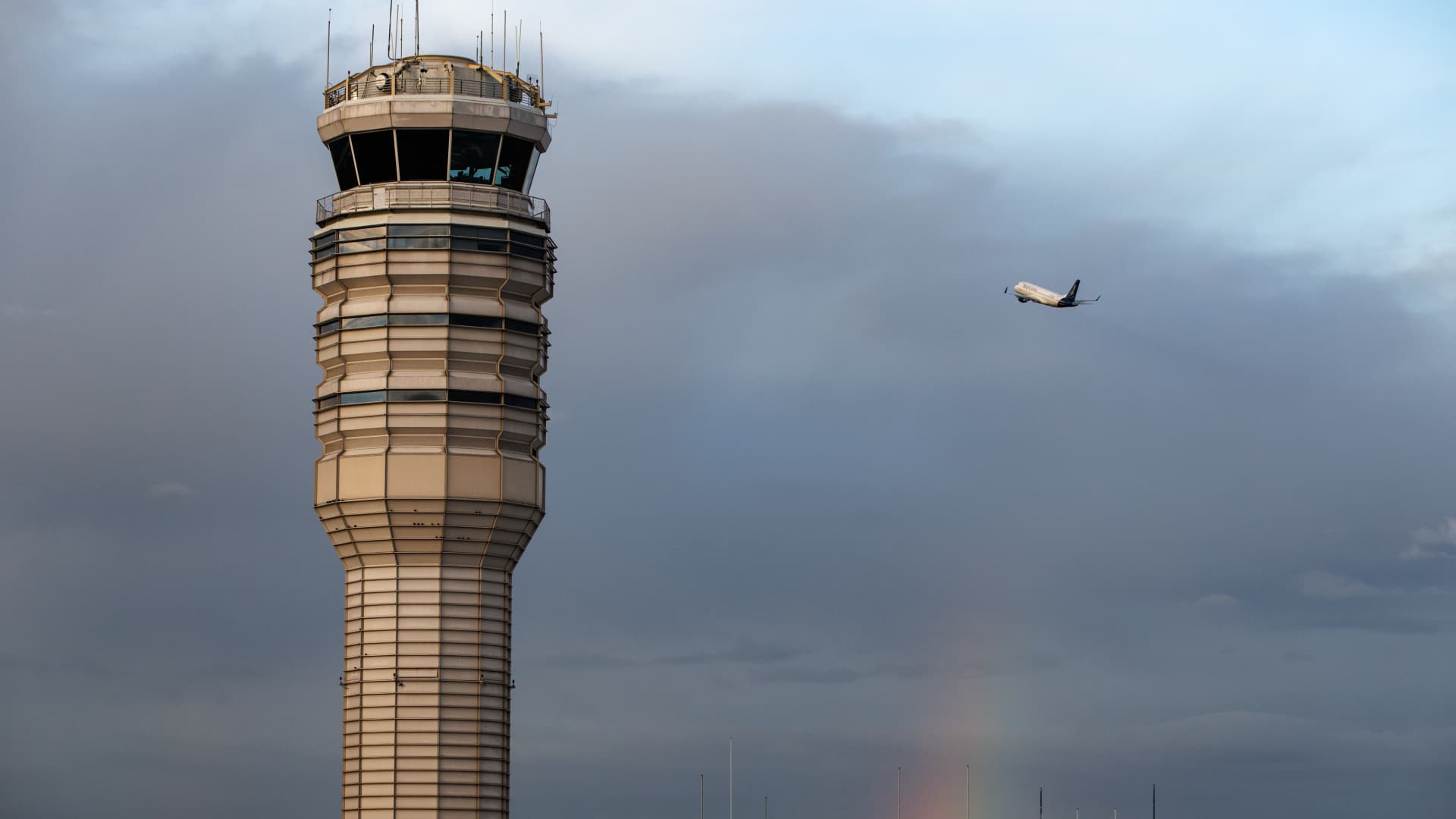 FAA-mandated flight cancellations to worsen next week if shutdown continues