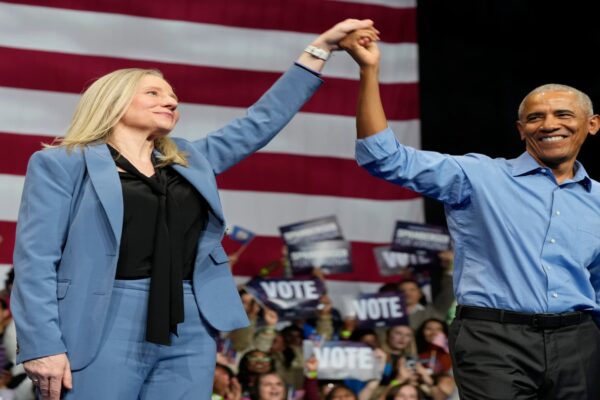 Obama rallies Virginia New Jersey before election day