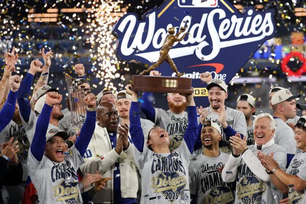 Dodgers rally to beat Blue Jays, repeat as World Series champions