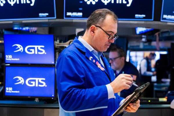 Buy energy stocks for a prospective breakout, says Carter Worth