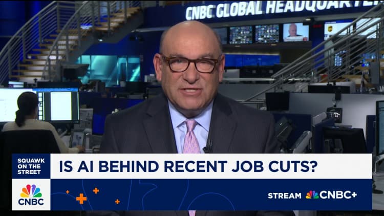 New bipartisan bill would require companies to report AI job losses