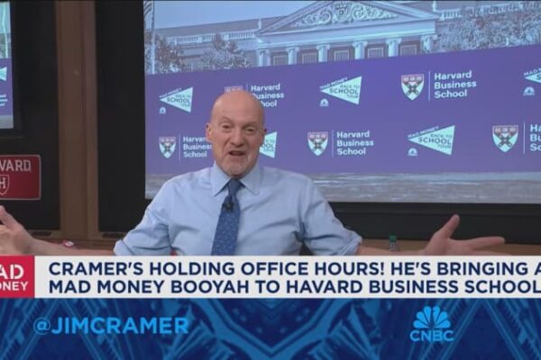 How Jim Cramer navigates a market selloff
