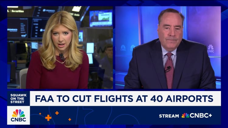 Here’s what travelers need to know about FAA airport flight reductions