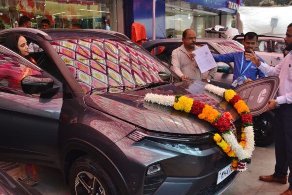 India’s auto sales soar 40% as festival demand lift sentiment
