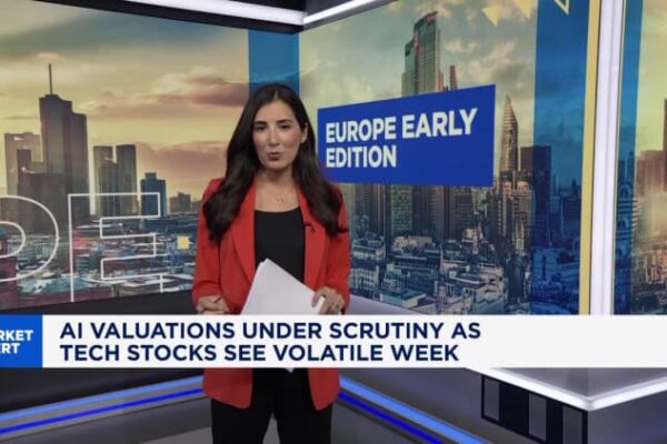 AI valuation fears grip investors as tech bubble concerns heighten