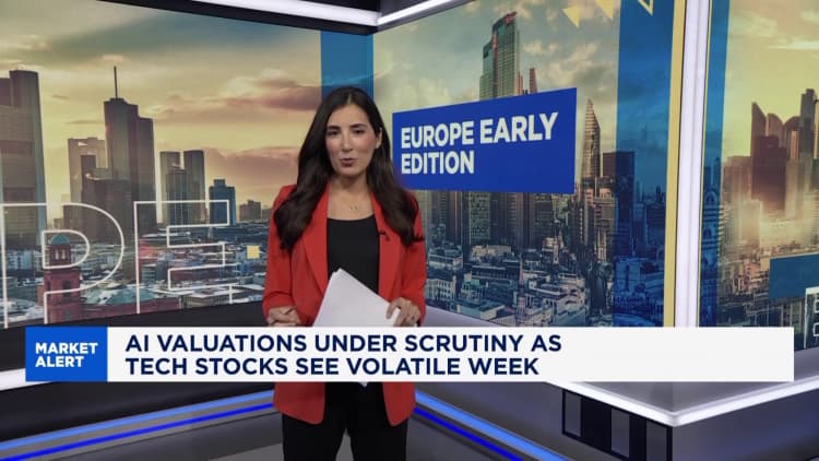 AI valuation fears grip investors as tech bubble concerns heighten