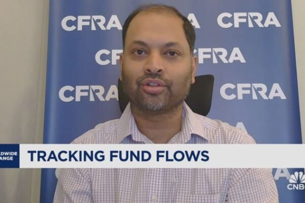 Why baby boomers hold more mutual funds than ETFs