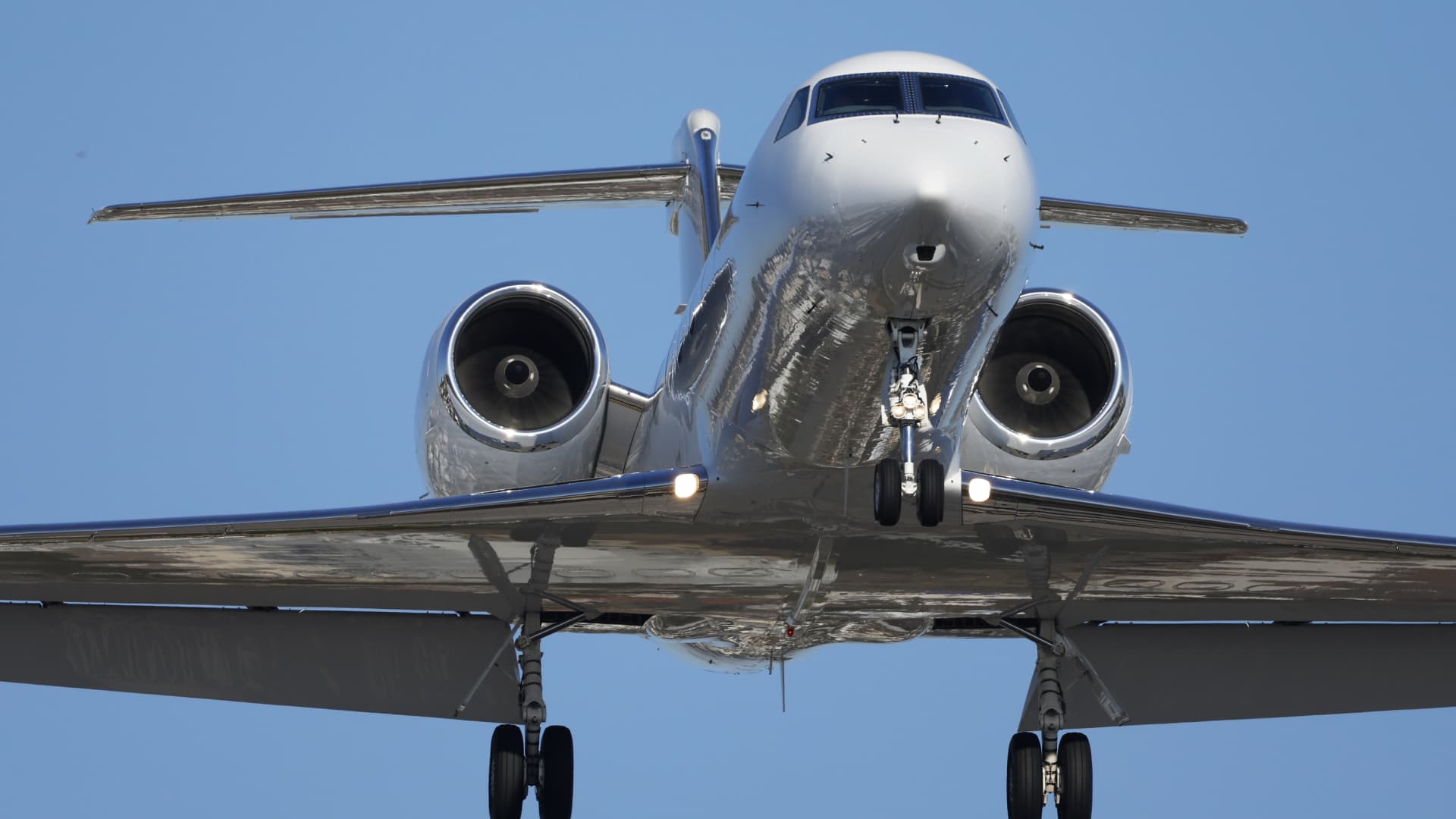 Private-jet demand is on the rise amid government shutdown