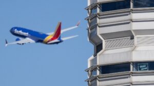 Airlines warn flight cancellations will continue even after shutdown