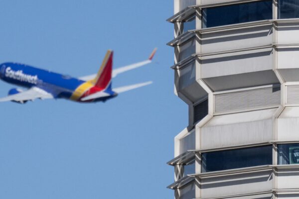 Airlines warn flight cancellations will continue even after shutdown