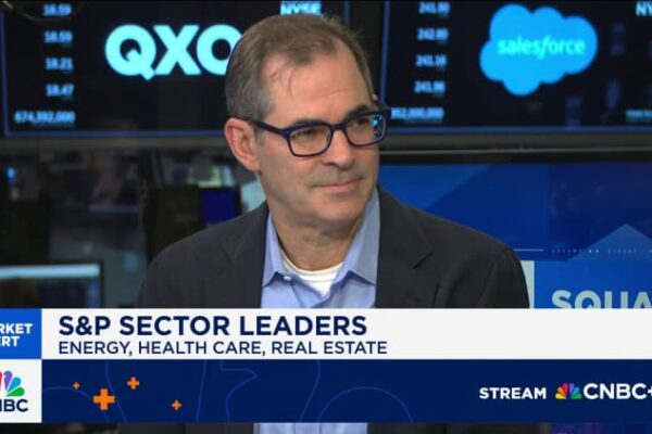 CoreWeave CEO responds to data center delays as stock plunges