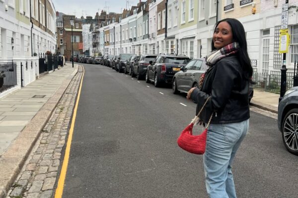 35-year-old American left the U.S. for the U.K. spends ,532/month