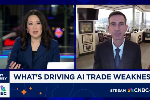 ‘AI sentiment is waning.’ Wall Street cools on Oracle buildout plans