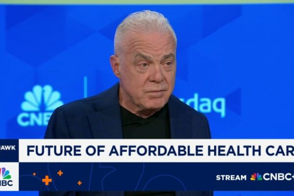 Verizon chairman Mark Bertolini says board needed to revive company