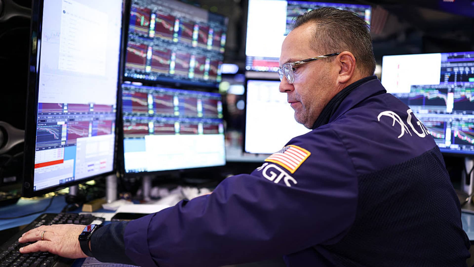 We don’t have high hopes for this tech stock, but we’re thrilled with this bank