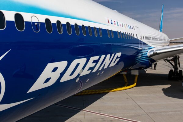 Emirates bets big on Boeing with  billion order at Dubai Airshow