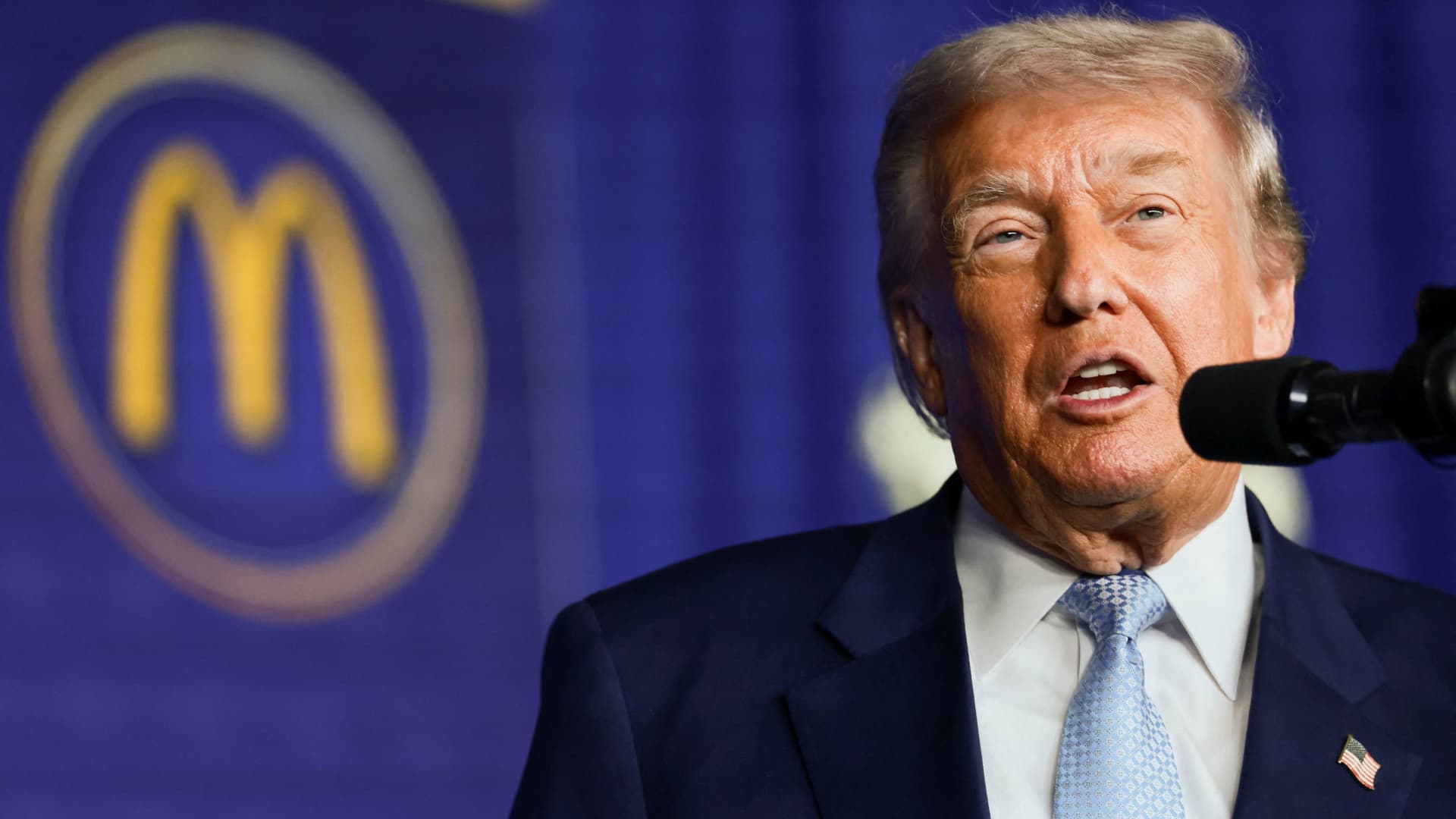 Trump criticizes California  fast food minimum wage