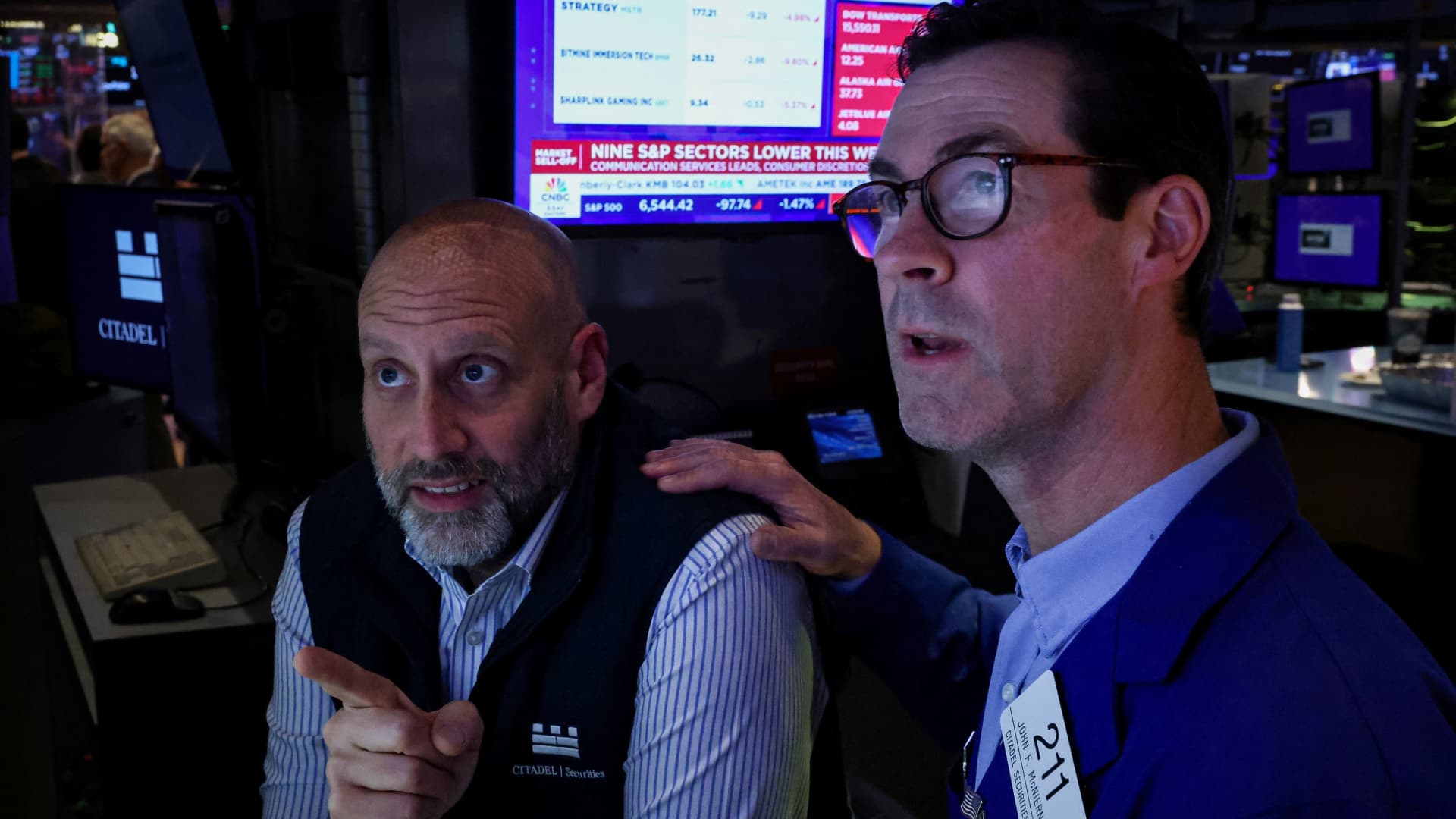 Investors suffer from whiplash as AI stocks gyrate