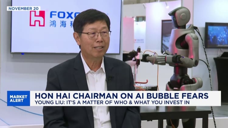 Foreign investors warm to China’s cheaper AI valuations