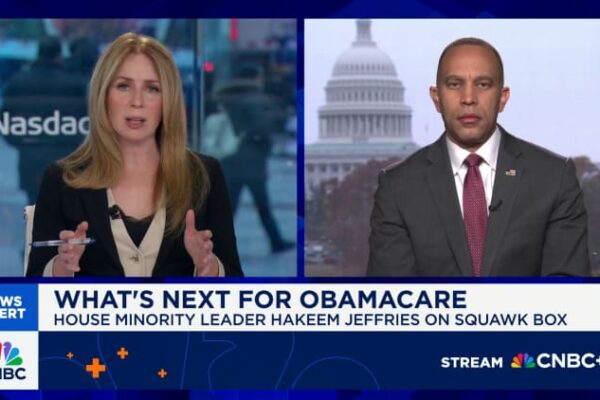 Hakeem Jeffries defends Democrats’ Obamacare tax credit stance