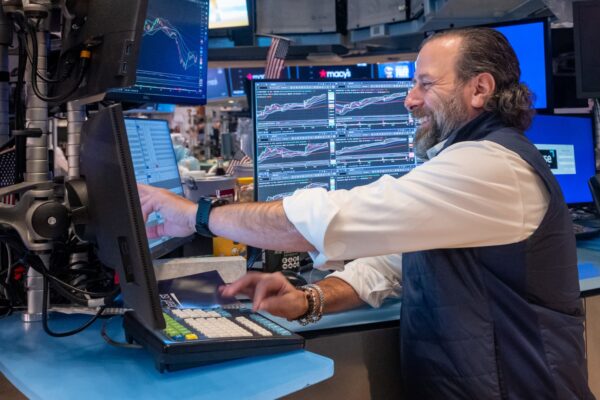 Thanksgiving cheer comes a day early for U.S. markets