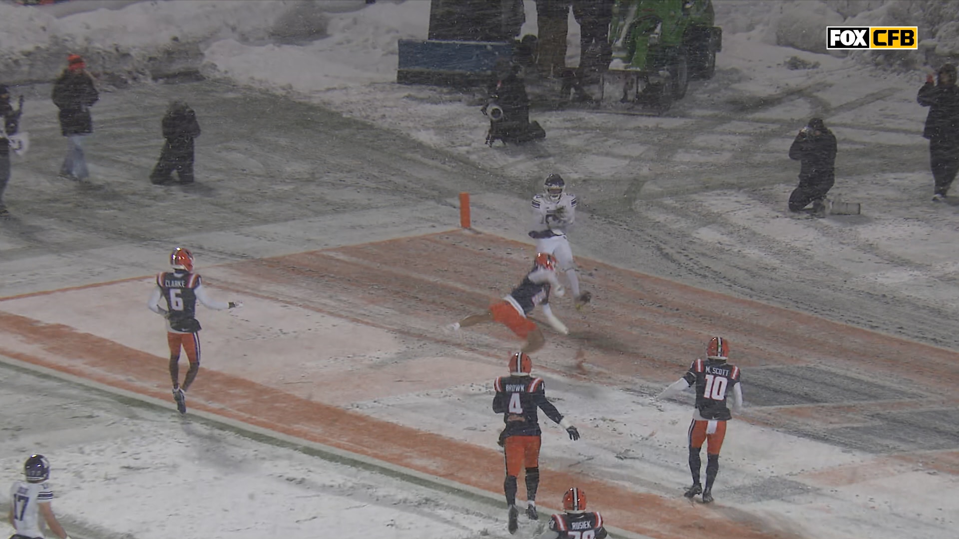 Northwestern’s Preston Stone connects with Hayden Eligon II for 13-yard TD, taking lead over Illinois