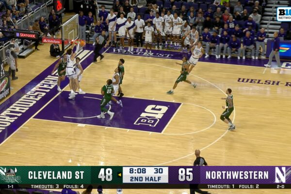 Jake West finds Angelo Ciaravino for alley-oop dunk, extending Northwestern's lead over Cleveland State