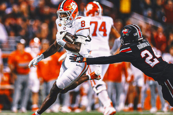 Clemson Upsets No. 19 Louisville Despite Botched Punt Snap, Goal-Line Stand