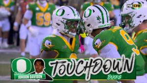 Jordon Davison punches it in for a one-yard TD, Oregon leads Minnesota