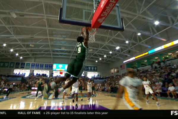Jeremy Fears Finds Trey Fort for an Alley-Oop Slam Dunk, Extending Michigan State’s Lead Over East Carolina