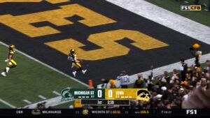 Kaden Wetjen returns a punt 62 yards for touchdown, giving Iowa lead over Michigan State