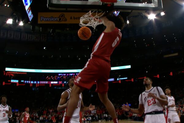 Amari Allen throws down fast-break dunk, extending Alabama's lead over St. John's
