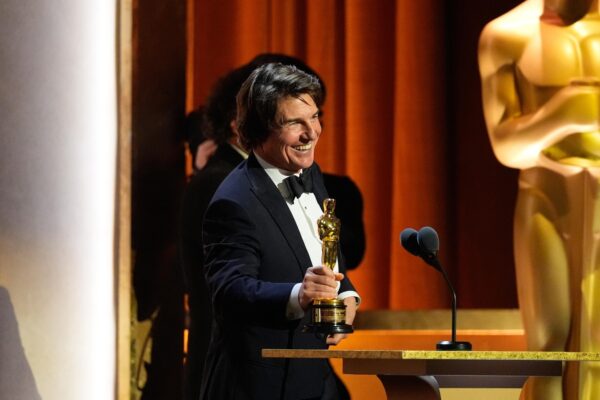 Tom Cruise finally gets his Oscar moment with a lifetime achievement trophy at the Governors Awards