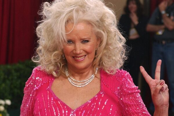 Sally Kirkland, star who earned an Oscar nomination in ‘Anna,’ dies at age 84