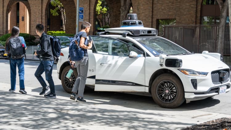 Nvidia plans to test a robotaxi service in 2027 in self-driving push