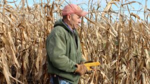 Trump announces  billion aid package for farmers hurt by trade war