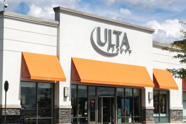 Stocks making the biggest moves after hours: DOCU, SOFI, ULTA, HPE