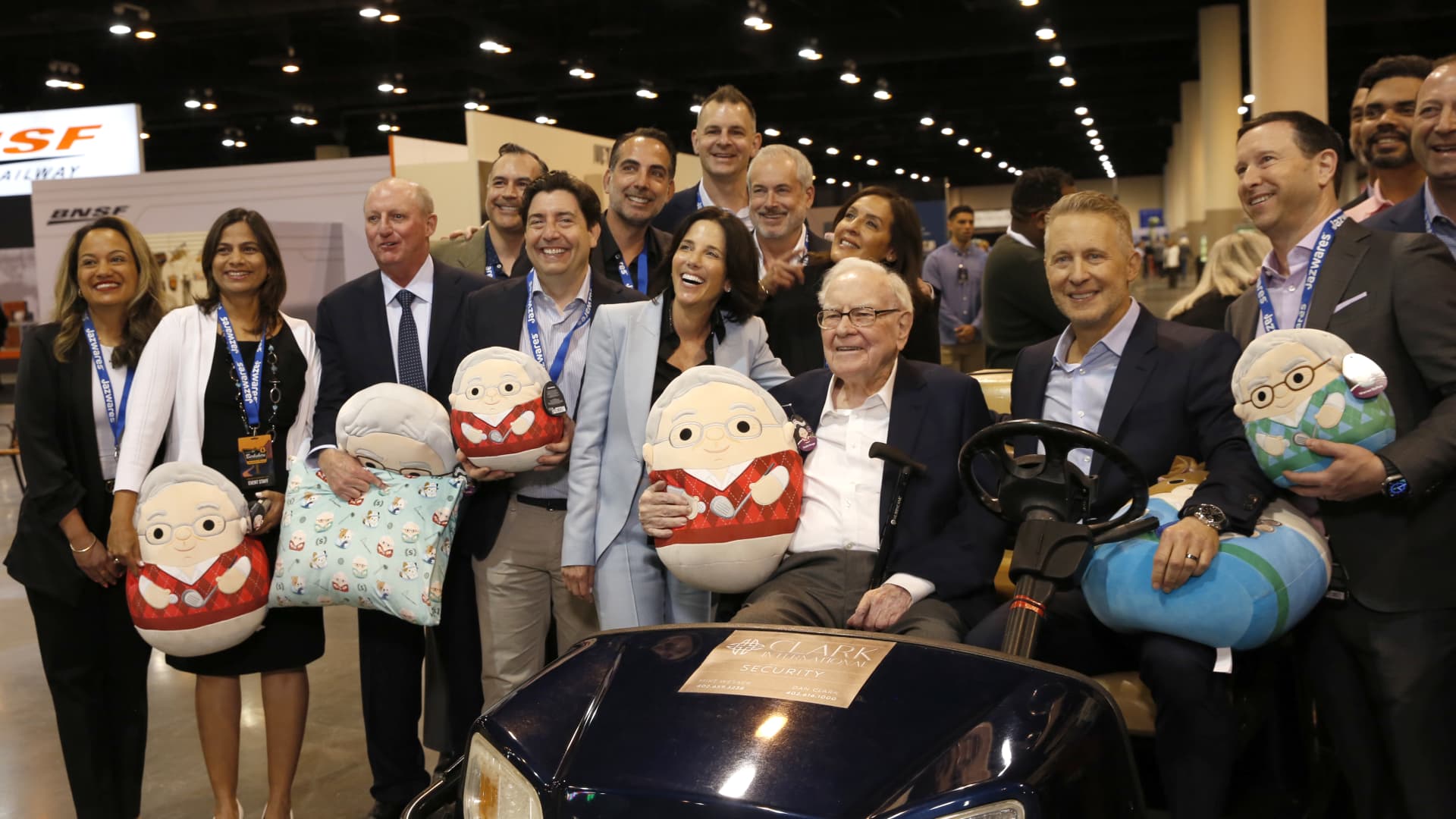 Who runs Berkshire’s 0 billion equity portfolio?