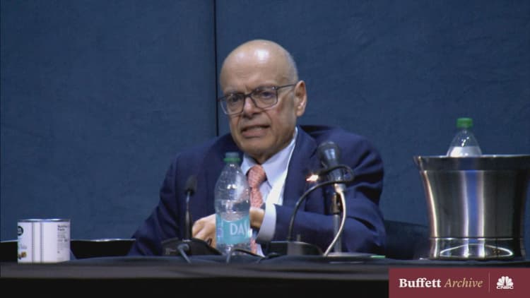 End of ‘The Berkshire Way’? Combs’ departure isn’t only big change as Buffett transition nears