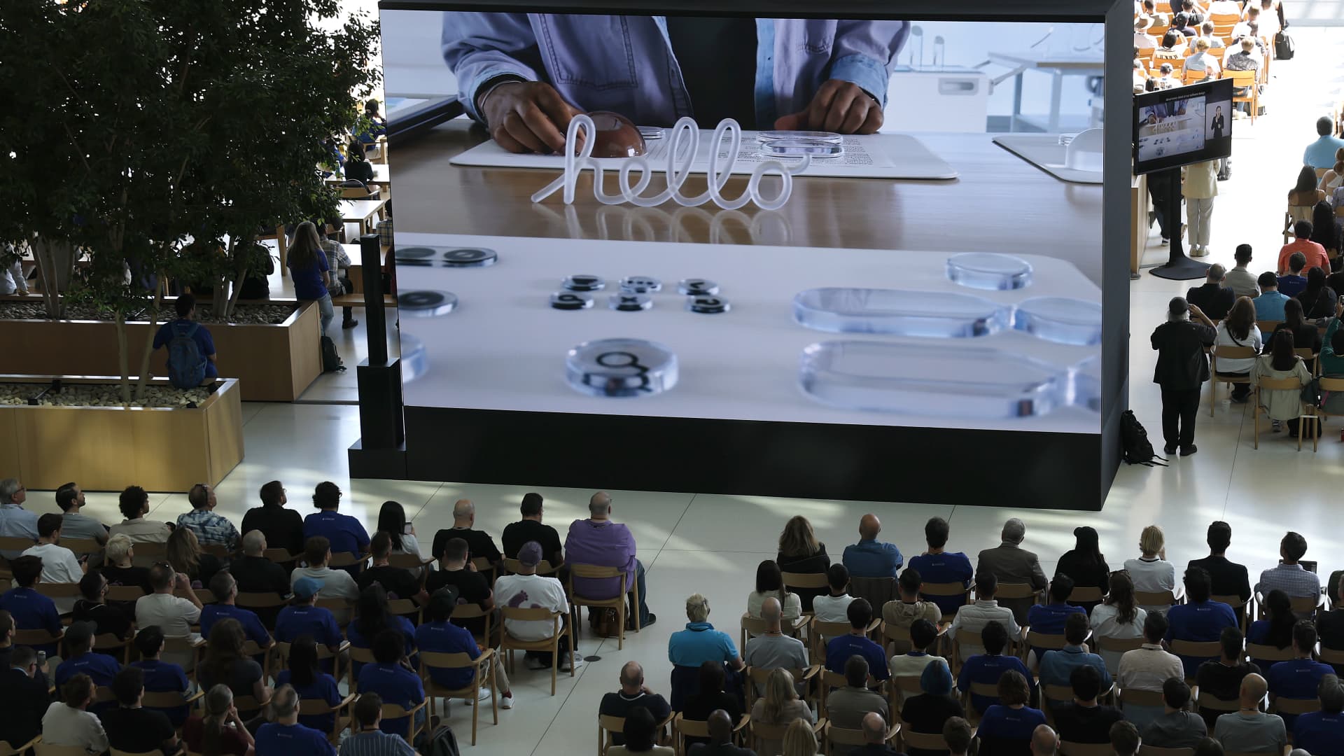 Liquid Glass design executive Alan Dye is leaving Apple