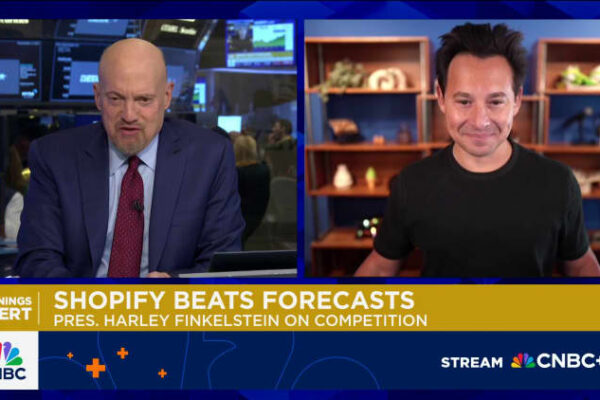 Amazon faces a dilemma — fight AI shopping agents, or join them