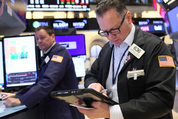 Treasury yields edge higher as holiday-shortened week starts