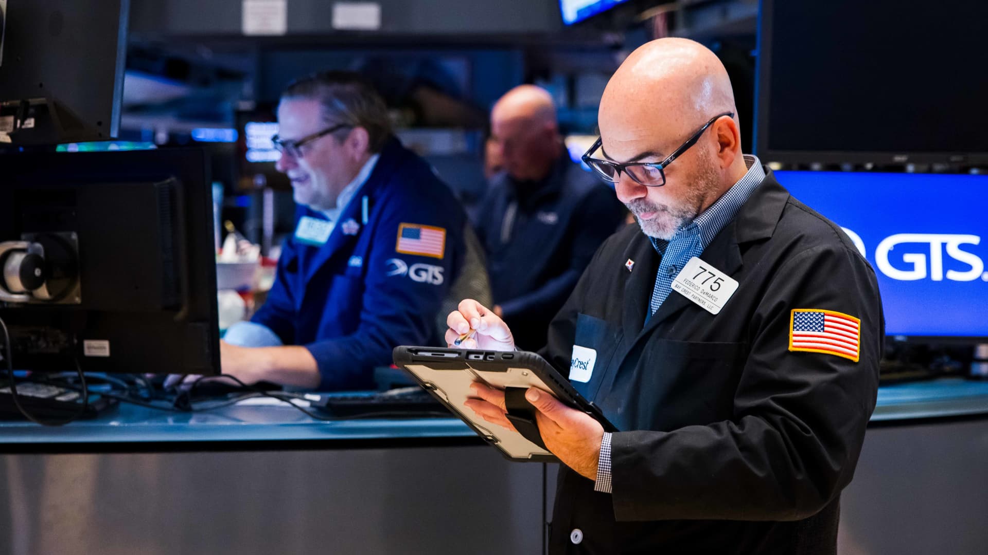 Shares of this old school manufacturer are turning around. Carter Worth says it’s a buy