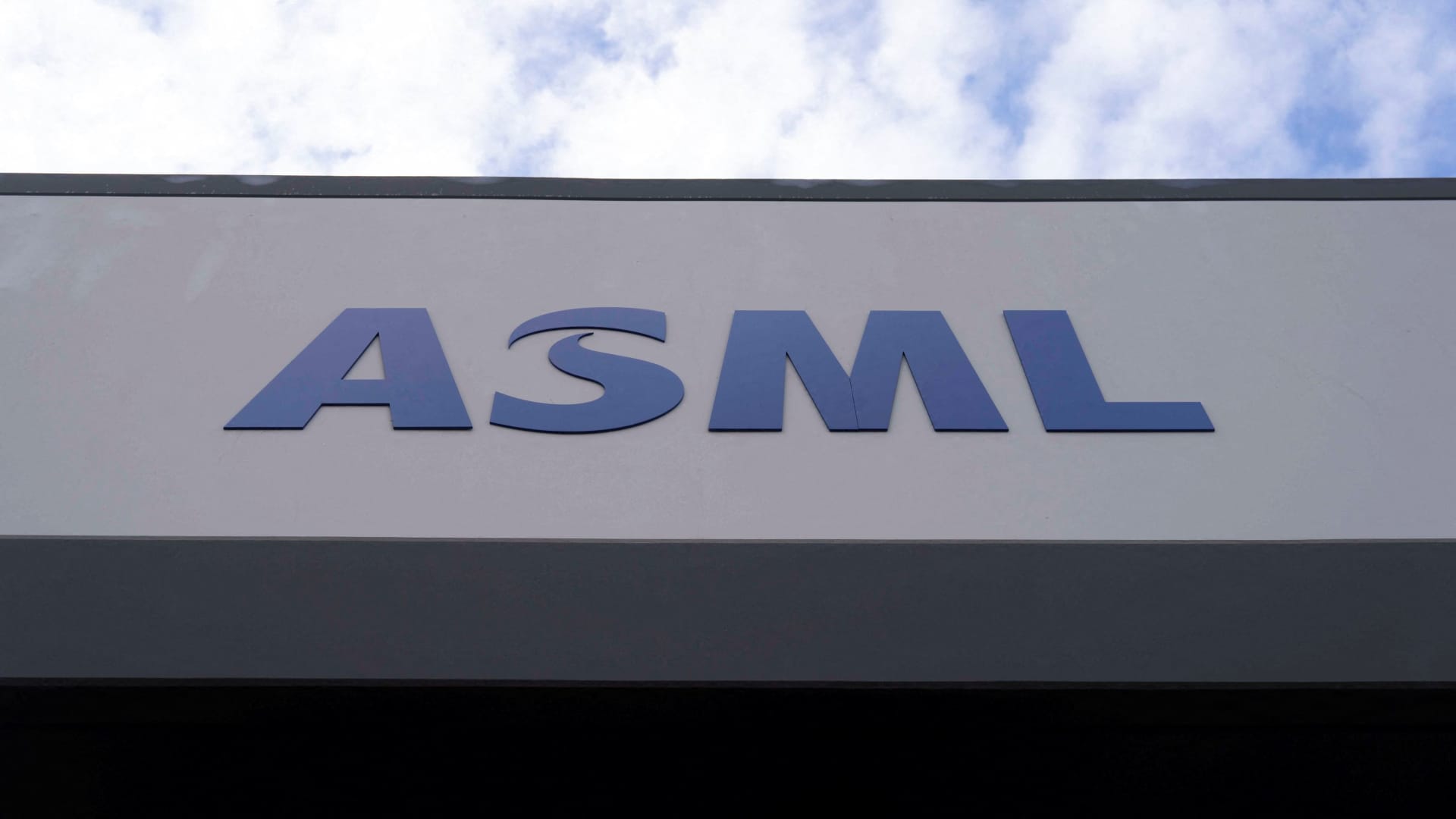 Bank of America says ASML is its top semiconductor stock pick heading into 2026