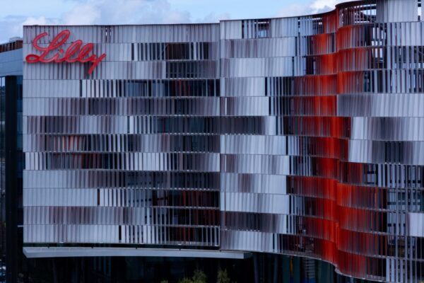 What Eli Lilly’s move to cut prices on Zepbound means for investors