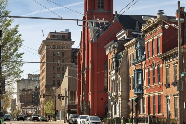 Apartment rents drop further, with vacancies at record high