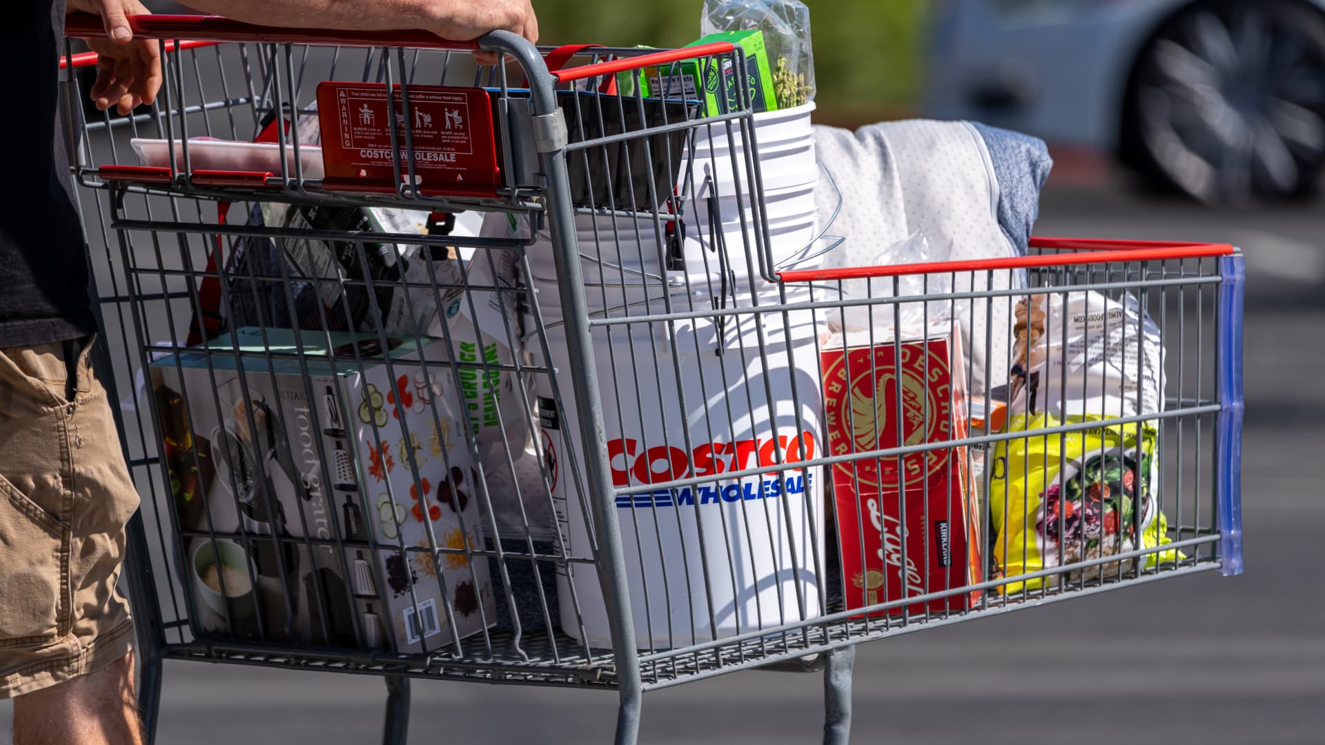 Broadcom and Costco’s rich valuations leave little room for error as battleground stocks