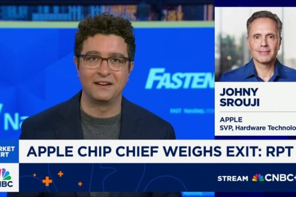 Pressure builds on Apple and Tim Cook after executive shakeup